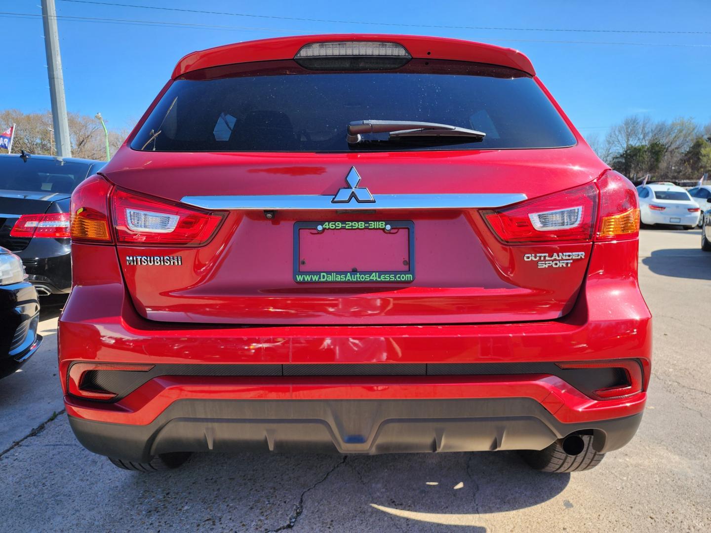 2018 RED Mitsubishi Outlander Sport ES (JA4AP3AU2JZ) with an 2.0L L4 DOHC 16V engine, CVT transmission, located at 2660 S.Garland Avenue, Garland, TX, 75041, (469) 298-3118, 32.885387, -96.656776 - Welcome to DallasAutos4Less, one of the Premier BUY HERE PAY HERE Dealers in the North Dallas Area. We specialize in financing to people with NO CREDIT or BAD CREDIT. We need proof of income, proof of residence, and a ID. Come buy your new car from us today!! This is a Very clean 2018 MITSUBISHI OU - Photo#4